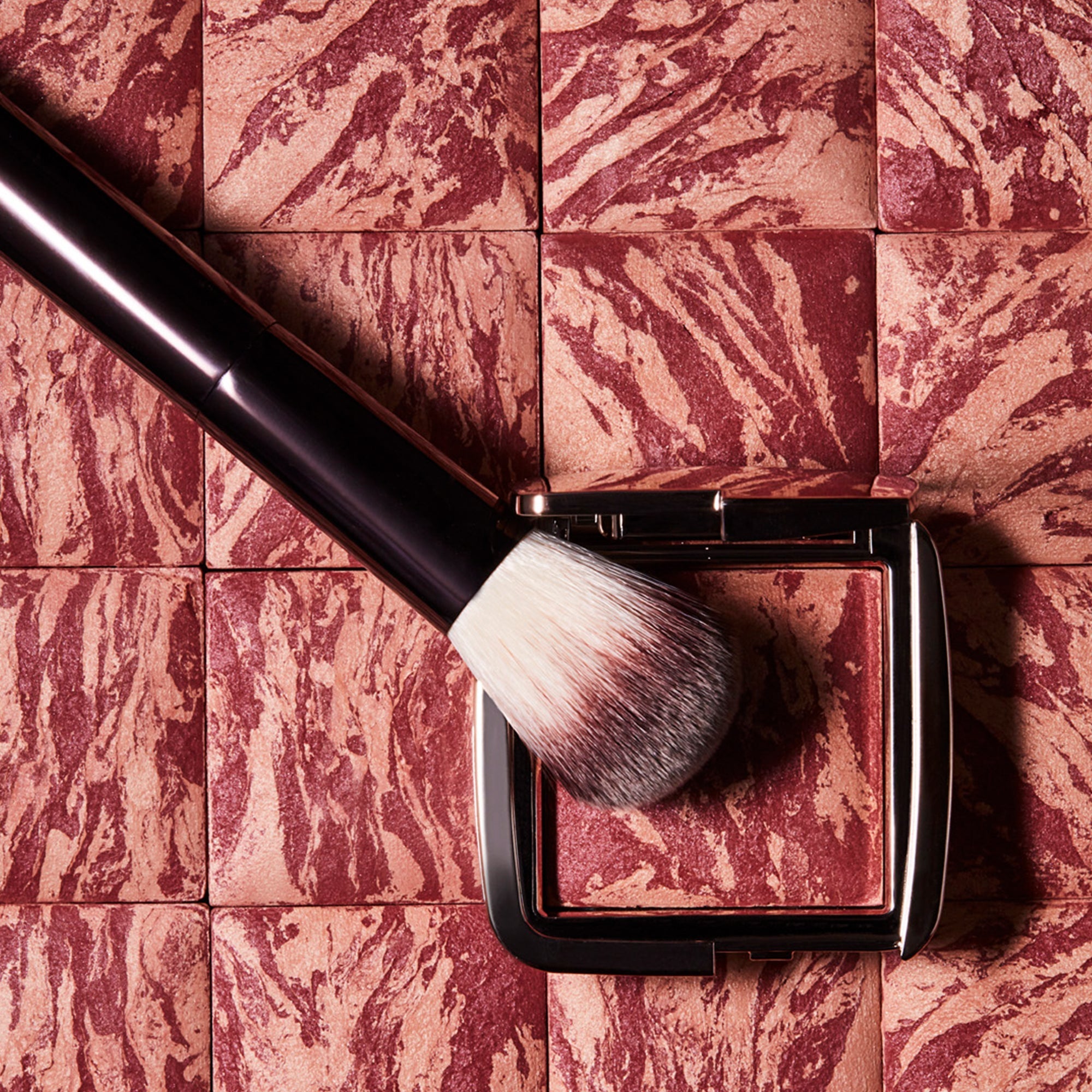 Ambient™ Lighting Blush | Natural, Radiant Finish | Hourglass UK
