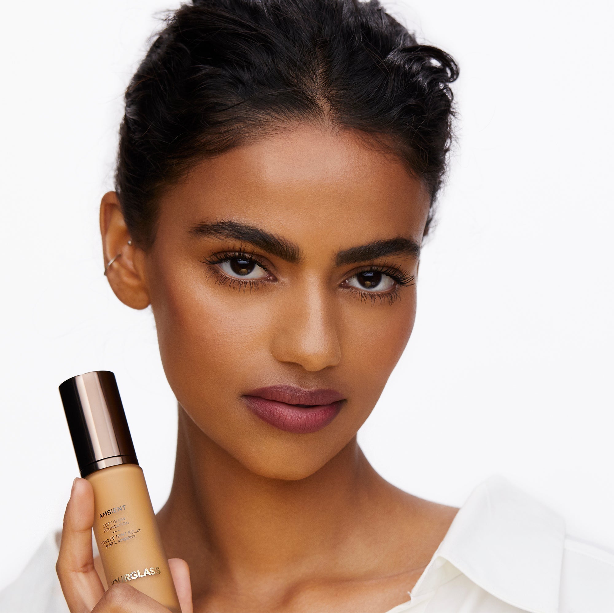 Hourglass luminous foundation discount